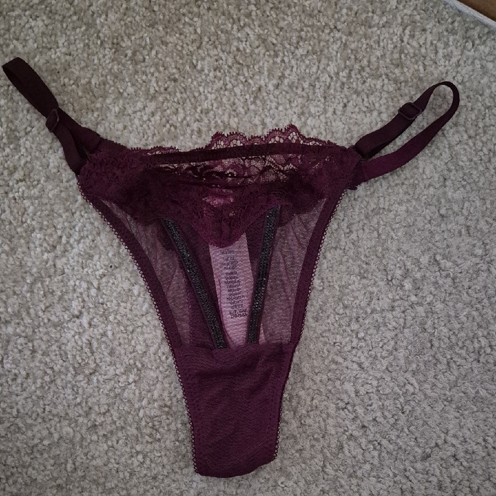 Elegant Lace Burgundy Thong